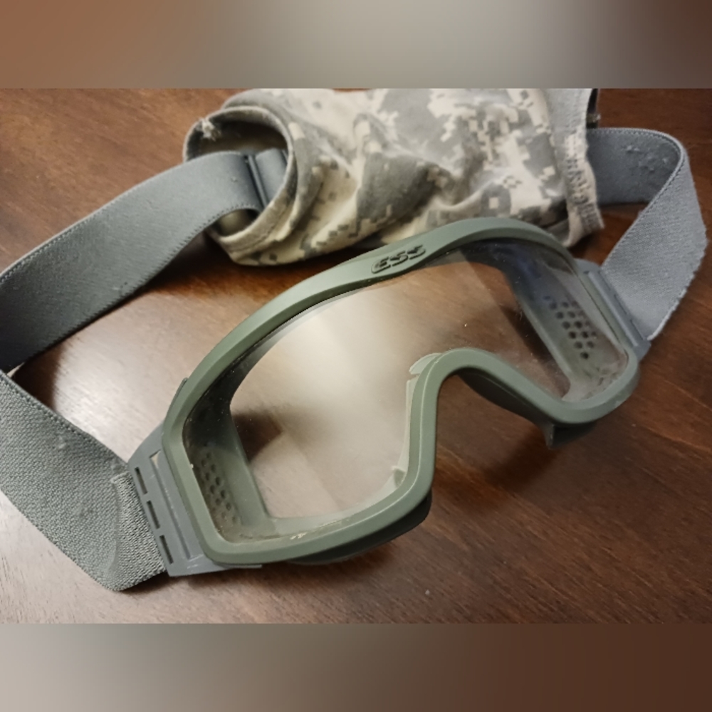 ESS Military Issued Goggles, ACU Pattern Cloth - Picture 3 of 5